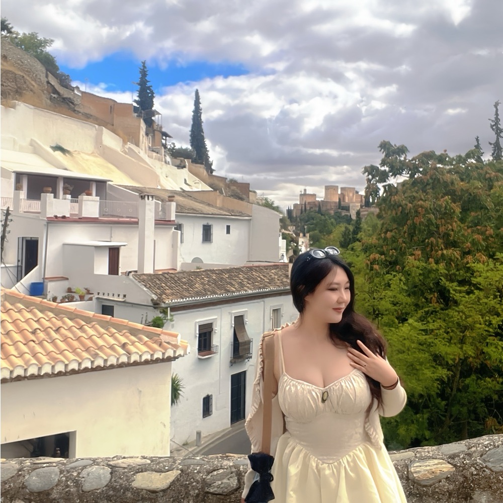 Royal victorian style Cream Dress with chest ruched